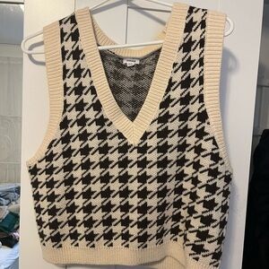 GARAGE sweater vest